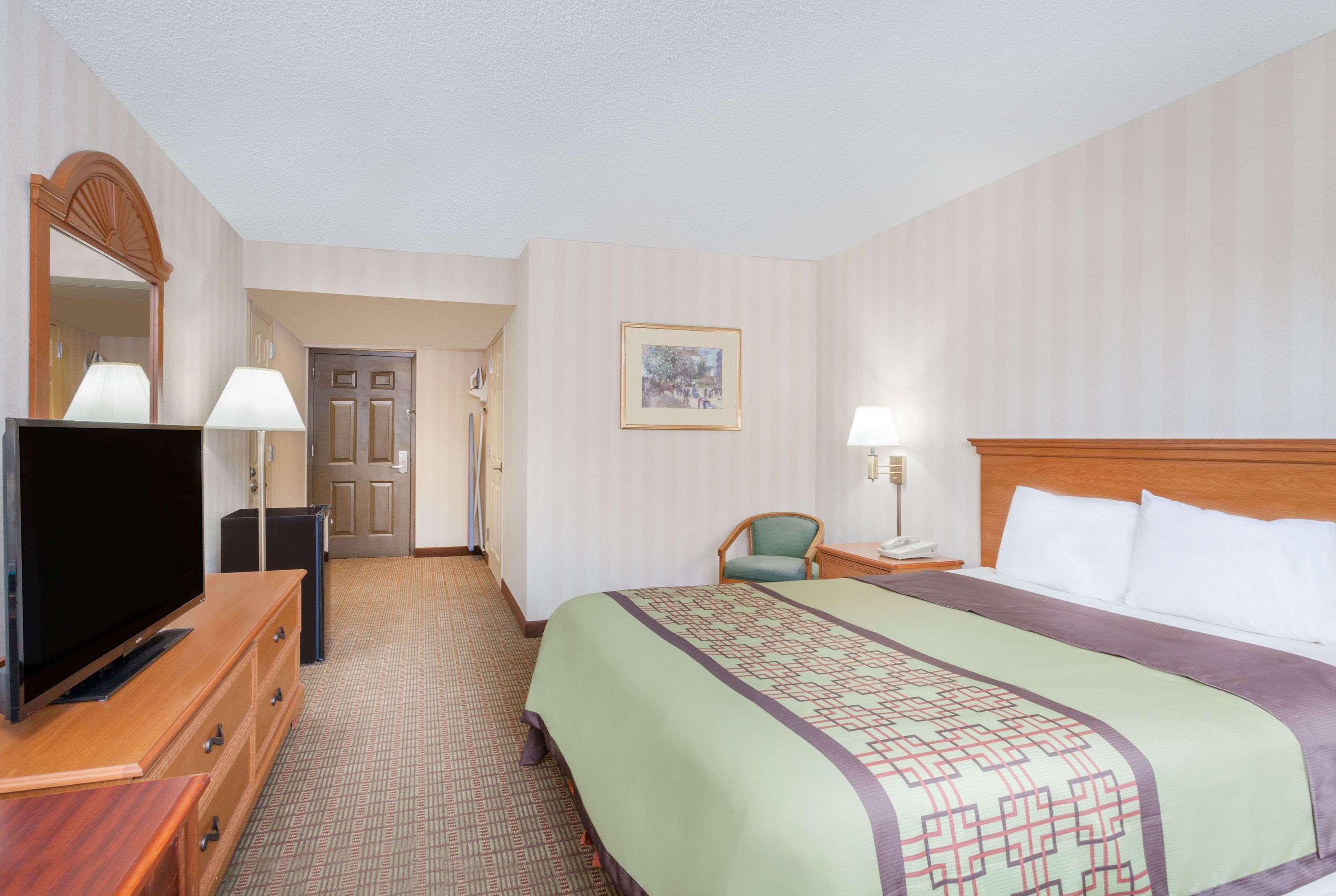 Days Inn By Wyndham Albany Suny Exterior photo