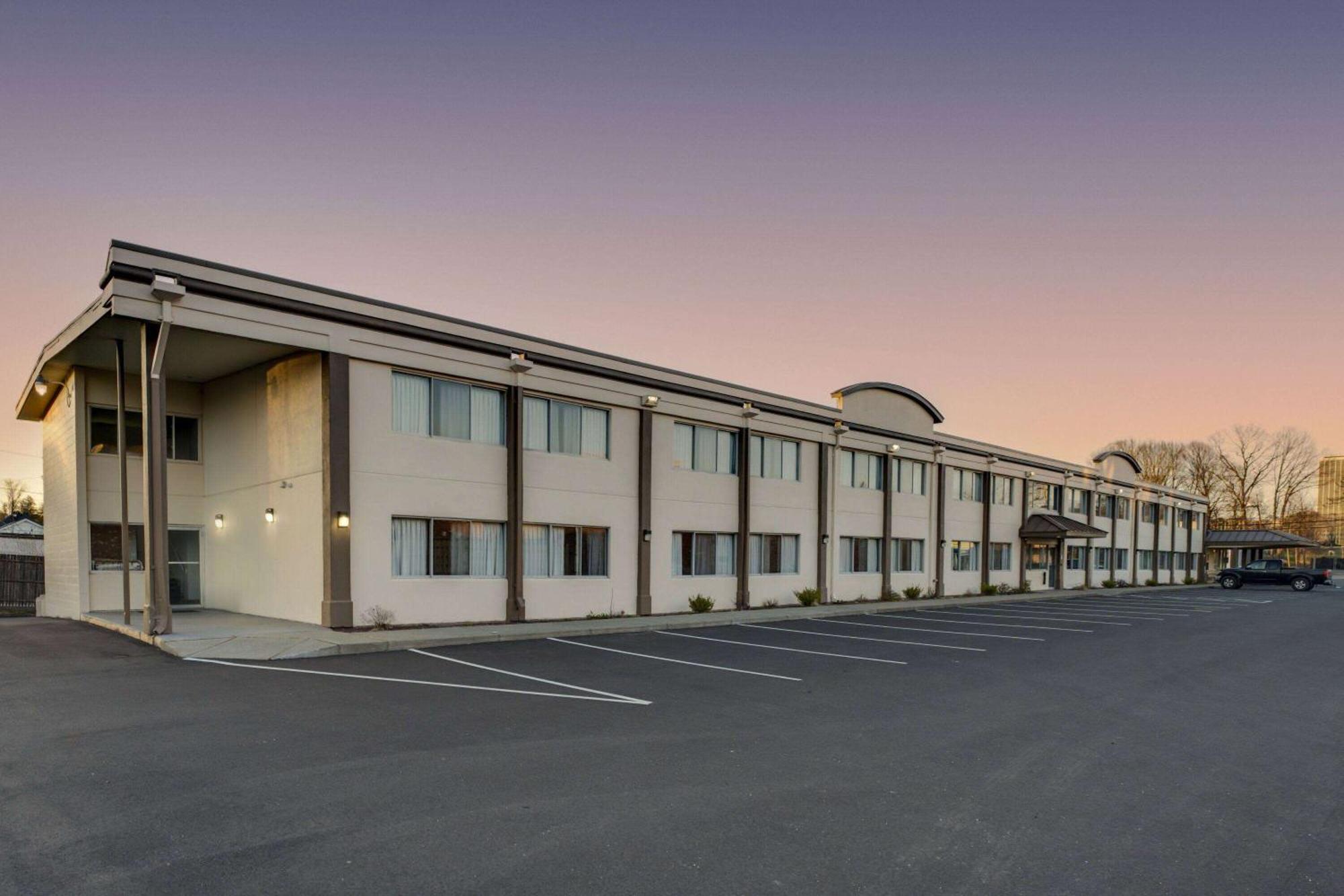 Days Inn By Wyndham Albany Suny Exterior photo